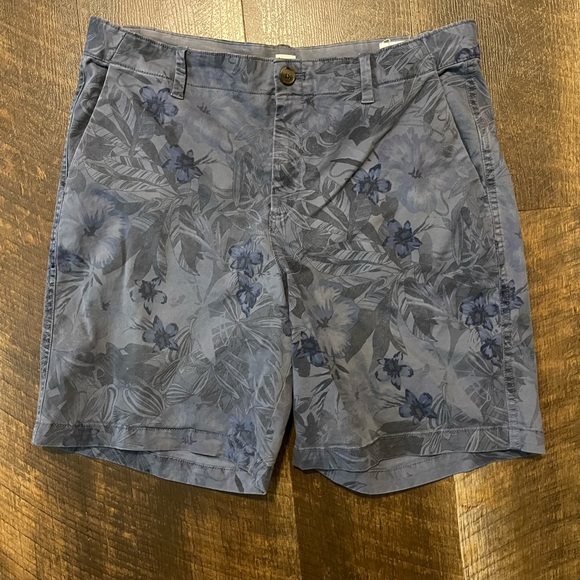 GAP shorts. Multiple pairs - Picture 10 of 14